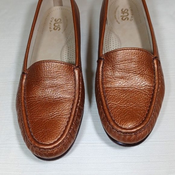 Sz 9M SAS Simplify Metallic Loafer - Picture 2 of 8